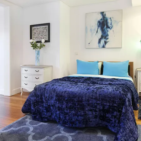 لشبونة رنتالز تشيادو *